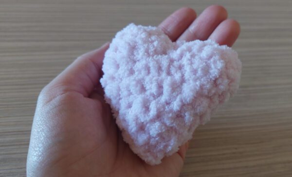 amigurumi plush heart