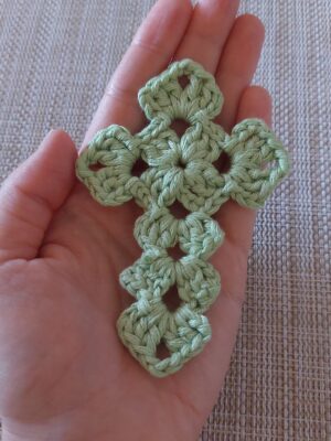 crochet cross applique